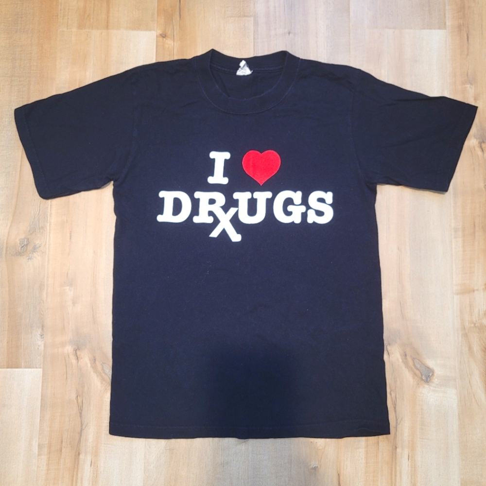 Rare I ❤ DRxUGS Tee